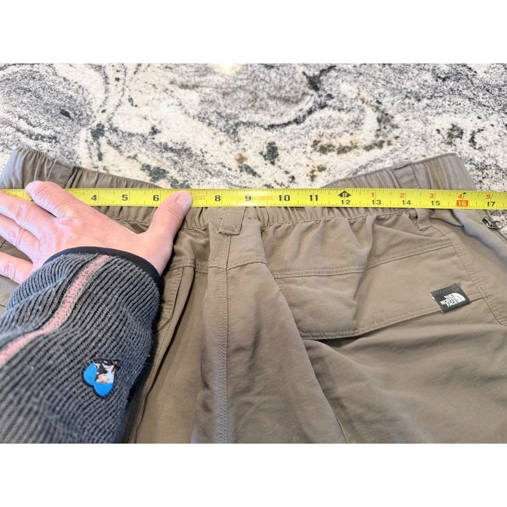 The North Face‎ Mens Tan Khaki Nylon Cargo Hiking Shorts Medium Belted FV059901